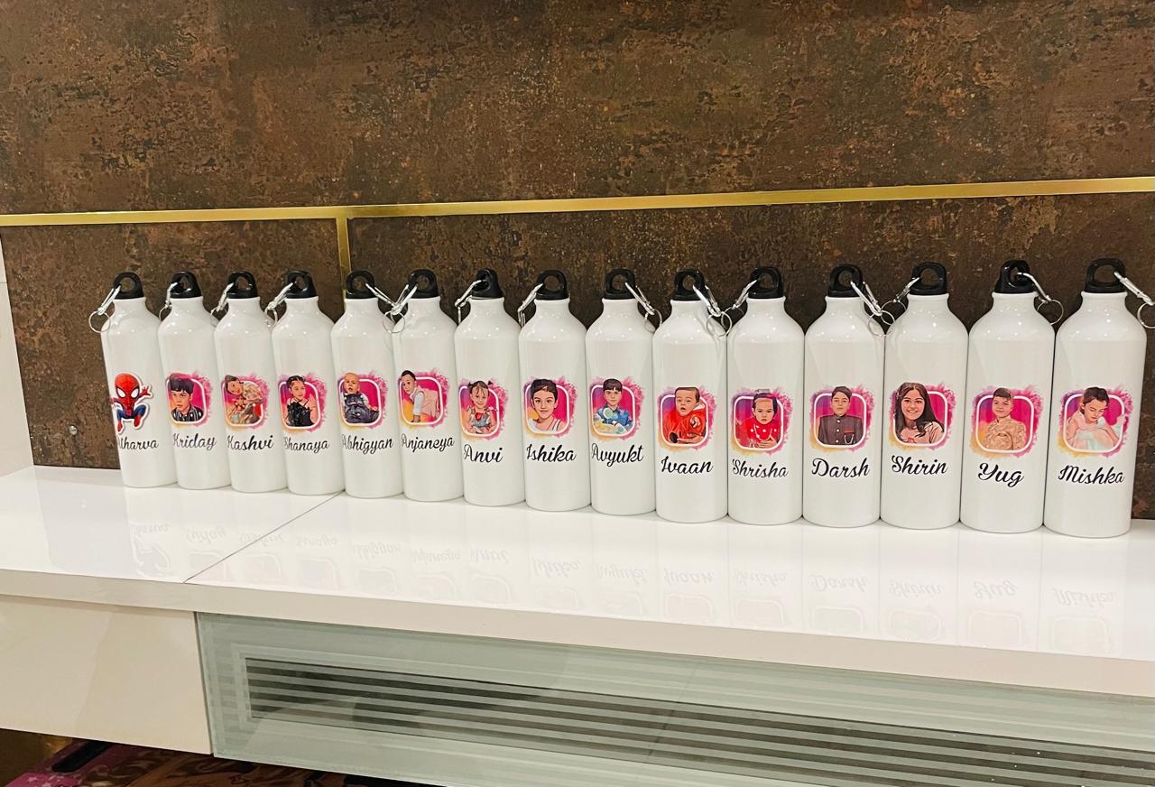 Customized Sipper Bottles for Boys & Girls