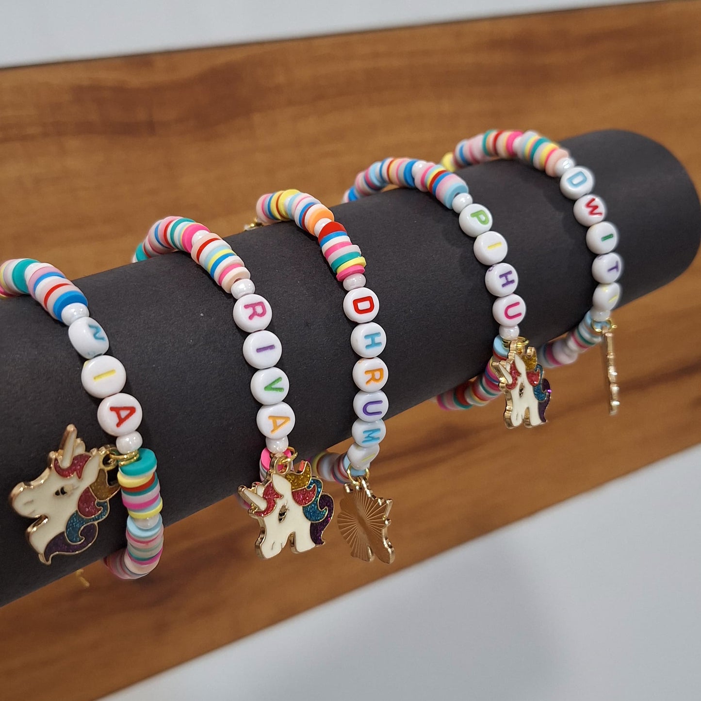Customized Name Fimo Beads Hand Bracelet with Hanging Cartoon Charms